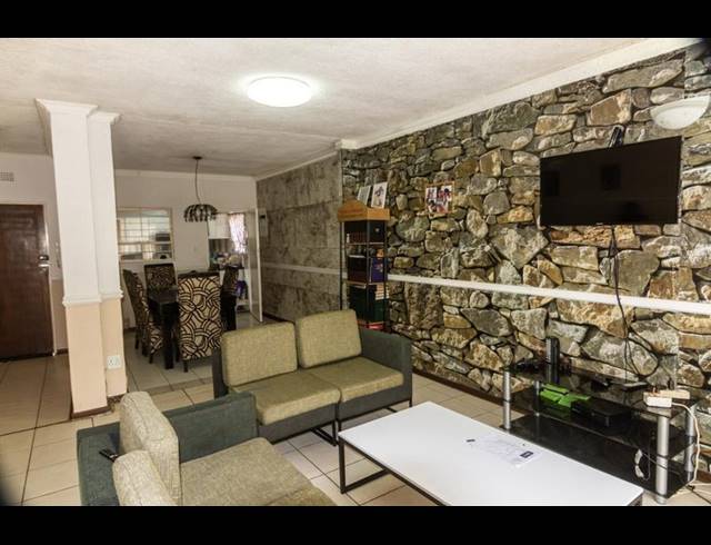 3 BEDROOM TOWNHOUSE FOR SALE IN BEDFORD GARDENS